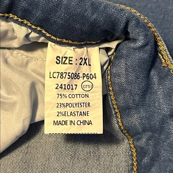 Cropped stretch jeans with vertical Pintuck seam down front of leg - Picture 2 of 6